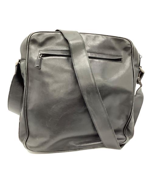 GIORGIO ARMANI（ジョルジョアルマーニ）GIORGIO ARMANI (ジョルジョアルマーニ) レザーショルダーバッグ ブラックの古着・服飾アイテム