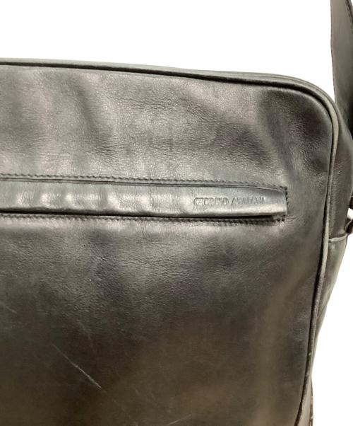 GIORGIO ARMANI（ジョルジョアルマーニ）GIORGIO ARMANI (ジョルジョアルマーニ) レザーショルダーバッグ ブラックの古着・服飾アイテム