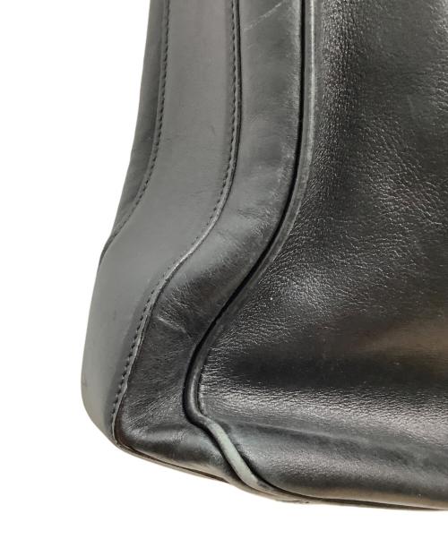 GIORGIO ARMANI（ジョルジョアルマーニ）GIORGIO ARMANI (ジョルジョアルマーニ) レザーショルダーバッグ ブラックの古着・服飾アイテム