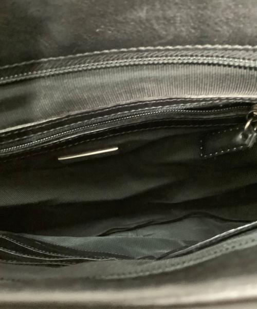 GIORGIO ARMANI（ジョルジョアルマーニ）GIORGIO ARMANI (ジョルジョアルマーニ) レザーショルダーバッグ ブラックの古着・服飾アイテム