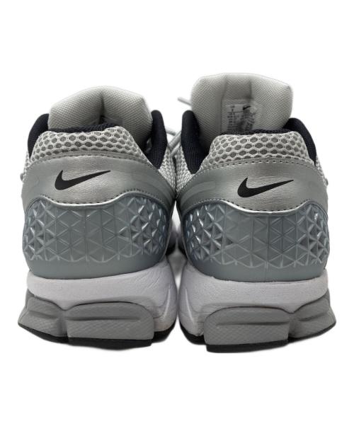 NIKE（ナイキ）NIKE (ナイキ) Zoom Vomero 5 ホワイト×ブラック サイズ:27cmの古着・服飾アイテム