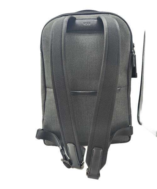 TUMI（トゥミ）TUMI (トゥミ) ハリソン ウォレン バックパック グレー×ブラックの古着・服飾アイテム