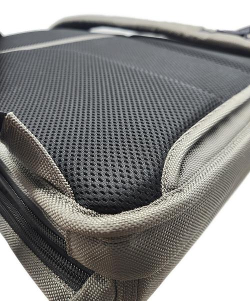 TUMI（トゥミ）TUMI (トゥミ) バックパック グレー×ブラウンの古着・服飾アイテム