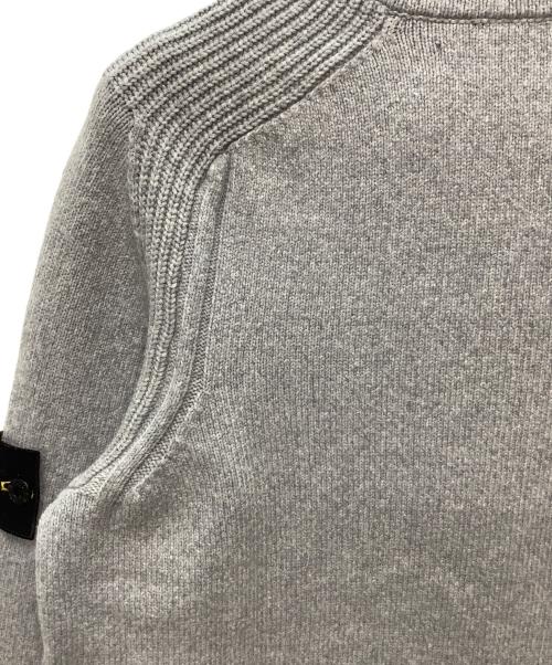 STONE ISLAND（ストーンアイランド）STONE ISLAND (ストーンアイランド) 薄手ニット グレー サイズ:Sの古着・服飾アイテム