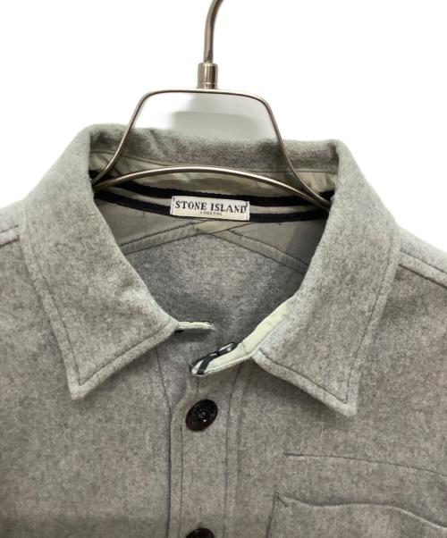 STONE ISLAND（ストーンアイランド）STONE ISLAND (ストーンアイランド) 長袖シャツ グレー サイズ:Sの古着・服飾アイテム
