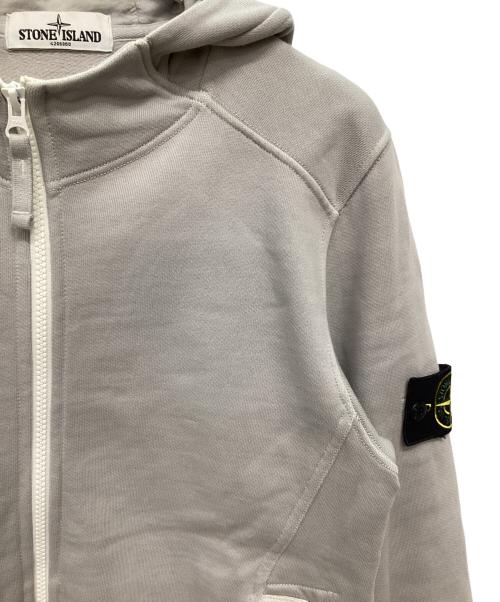 STONE ISLAND（ストーンアイランド）STONE ISLAND (ストーンアイランド) ジップパーカー ライトグレー サイズ:Sの古着・服飾アイテム