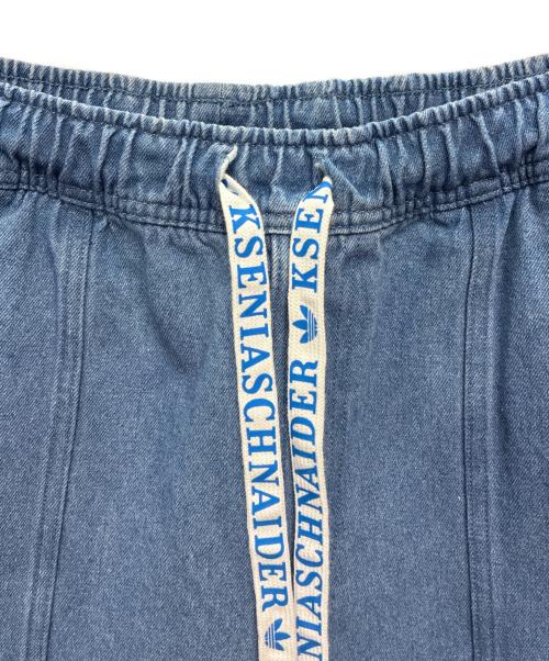 adidas Originals（アディダスオリジナル）adidas originals (アディダスオリジナル) KSENIA SCHNAIDER (クセニア シュナイダー) デニム フレイドジーンズ インディゴ サイズ:SIZE Lの古着・服飾アイテム