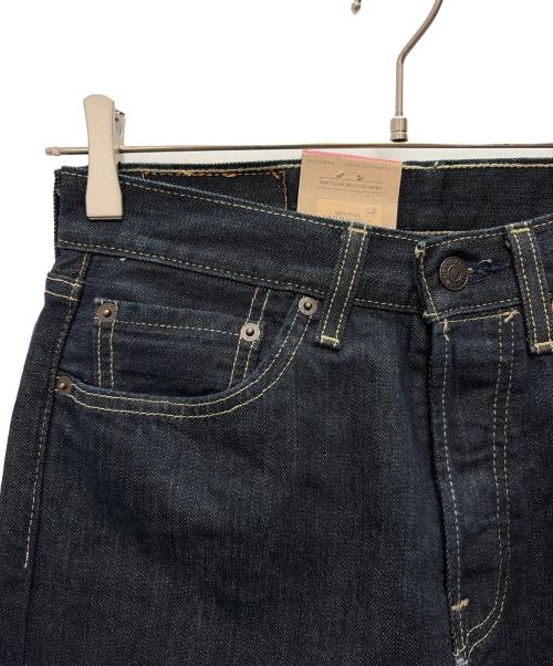 LEVI'S（リーバイス）LEVI'S (リーバイス) デニムパンツ インディゴ サイズ:W28 未使用品の古着・服飾アイテム