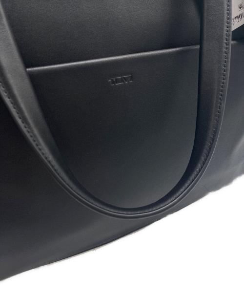 TUMI（トゥミ）TUMI (トゥミ) VOYAGEUR Vail Large Tote / レザートートバッグ ブラックの古着・服飾アイテム