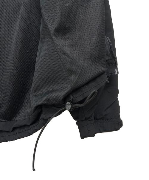 US ARMY（ユーエスアーミー）US ARMY (ユーエスアーミー) APFU ナイロン トレーニングジャケット ブラック×イエロー サイズ:SMALL-REGULARの古着・服飾アイテム