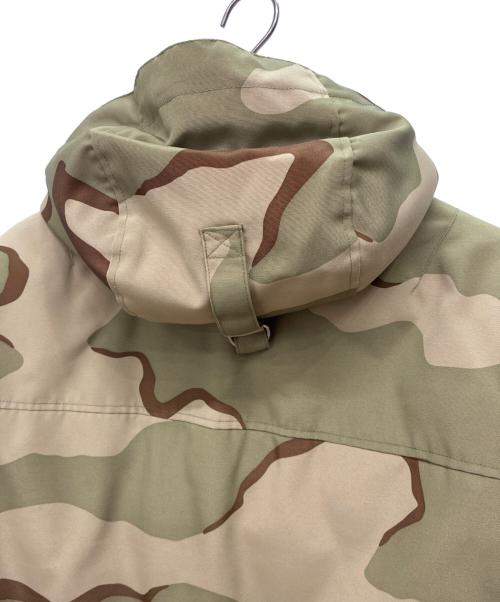 LACOSTE（ラコステ）LACOSTE (ラコステ) デザートカモ ダウンジャケット ベージュ×ブラウン サイズ:Mの古着・服飾アイテム