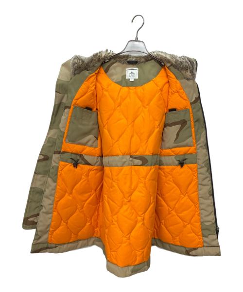 LACOSTE（ラコステ）LACOSTE (ラコステ) デザートカモ ダウンジャケット ベージュ×ブラウン サイズ:Mの古着・服飾アイテム