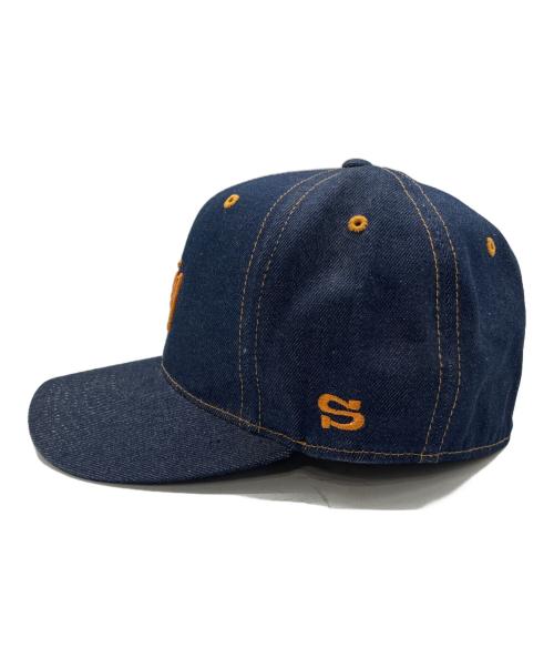 stussy（ステューシー）stussy (ステューシー) デニムロゴキャップ インディゴ×オレンジ サイズ:S-Mの古着・服飾アイテム