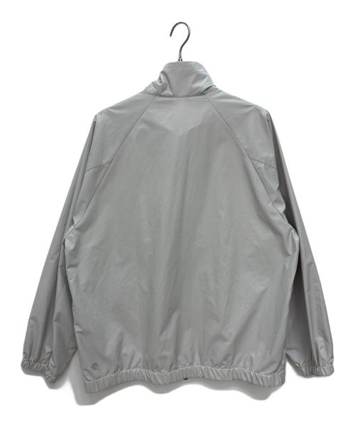 DESCENTE PAUSE（デサントポーズ）DESCENTE PAUSE (デサントポーズ) STAND COLLAR ZIP UP BLOUSON ライトグレー サイズ:Oの古着・服飾アイテム