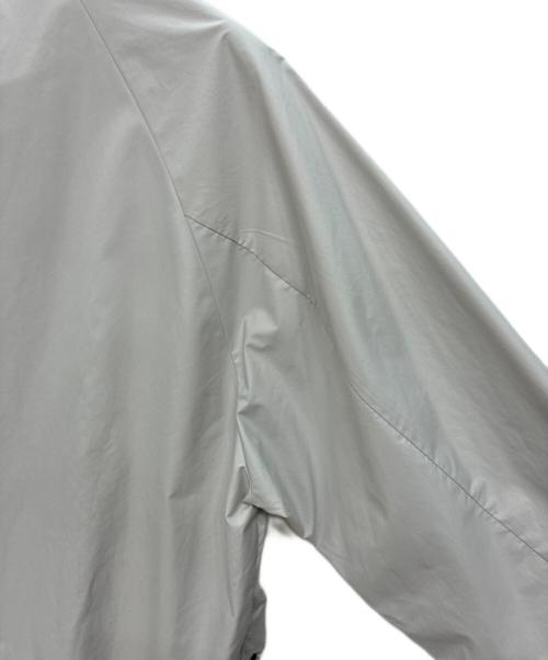 DESCENTE PAUSE（デサントポーズ）DESCENTE PAUSE (デサントポーズ) STAND COLLAR ZIP UP BLOUSON ライトグレー サイズ:Oの古着・服飾アイテム