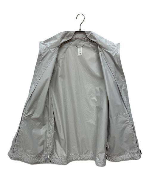 DESCENTE PAUSE（デサントポーズ）DESCENTE PAUSE (デサントポーズ) STAND COLLAR ZIP UP BLOUSON ライトグレー サイズ:Oの古着・服飾アイテム