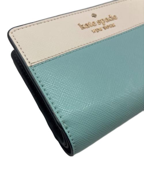 Kate Spade（ケイトスペード）Kate Spade (ケイトスペード) カラーブロック ミディアム コンパクト バイフォールド ウォレット / 2つ折り財布 ブルー×ホワイトの古着・服飾アイテム