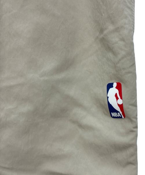 NIKE（ナイキ）NIKE (ナイキ) FEAR OF GOD (フィア・オブ・ゴッド) ウォームアップイージーパンツ ベージュ サイズ:Mの古着・服飾アイテム