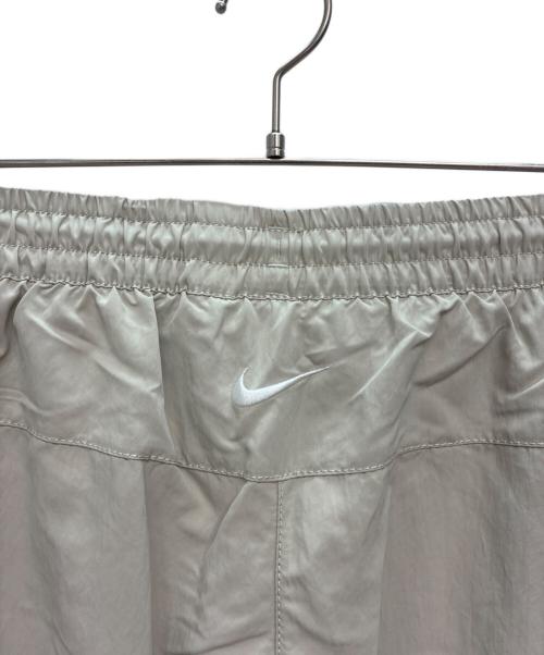 NIKE（ナイキ）NIKE (ナイキ) FEAR OF GOD (フィア・オブ・ゴッド) ウォームアップイージーパンツ ベージュ サイズ:Mの古着・服飾アイテム
