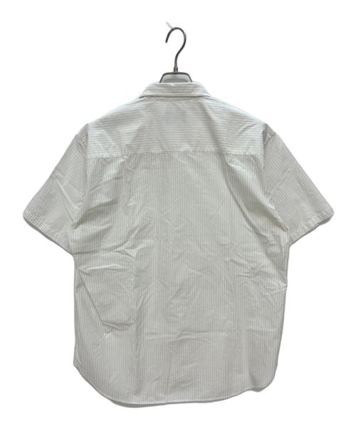 stussy（ステューシー）stussy (ステューシー) ストライプ 半袖シャツ ホワイト×ブラック サイズ:XLの古着・服飾アイテム