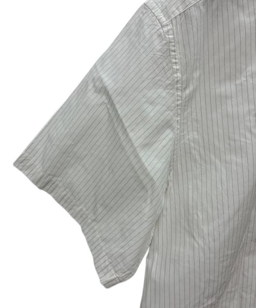 stussy（ステューシー）stussy (ステューシー) ストライプ 半袖シャツ ホワイト×ブラック サイズ:XLの古着・服飾アイテム