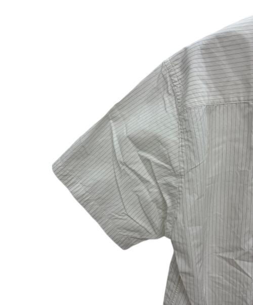 stussy（ステューシー）stussy (ステューシー) ストライプ 半袖シャツ ホワイト×ブラック サイズ:XLの古着・服飾アイテム