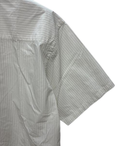 stussy（ステューシー）stussy (ステューシー) ストライプ 半袖シャツ ホワイト×ブラック サイズ:XLの古着・服飾アイテム