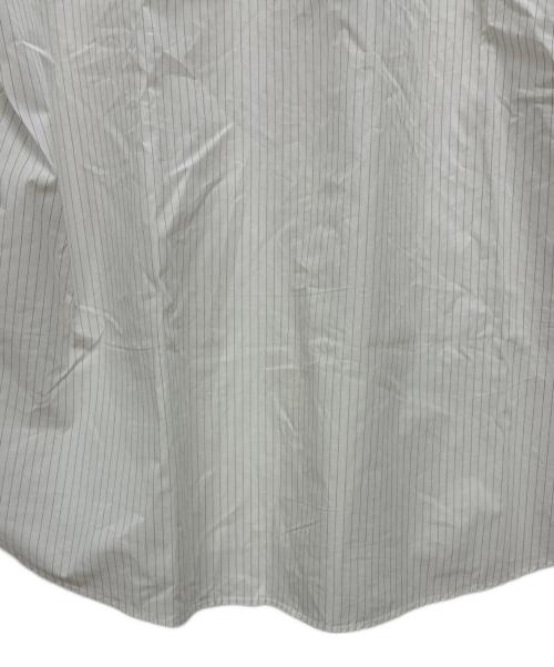 stussy（ステューシー）stussy (ステューシー) ストライプ 半袖シャツ ホワイト×ブラック サイズ:XLの古着・服飾アイテム
