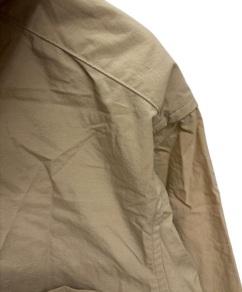 eN ROUTE（アンルート）EN ROUTE (アンルート) ナイロン タフタ フード シャツ ベージュ サイズ:SIZE 1の古着・服飾アイテム