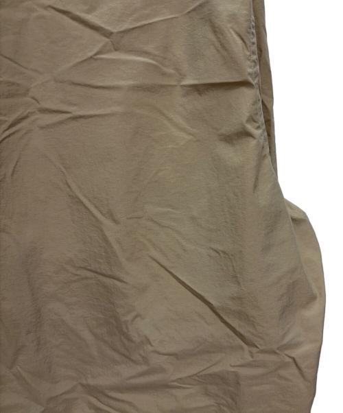 eN ROUTE（アンルート）EN ROUTE (アンルート) ナイロン タフタ フード シャツ ベージュ サイズ:SIZE 1の古着・服飾アイテム