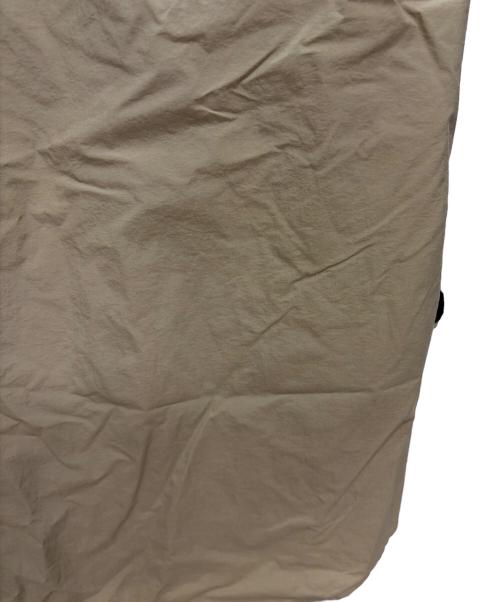 eN ROUTE（アンルート）EN ROUTE (アンルート) ナイロン タフタ フード シャツ ベージュ サイズ:SIZE 1の古着・服飾アイテム