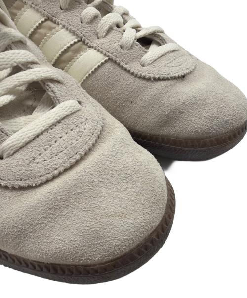 adidas（アディダス）adidas (アディダス) ローカットスニーカー ベージュ サイズ:24.5の古着・服飾アイテム