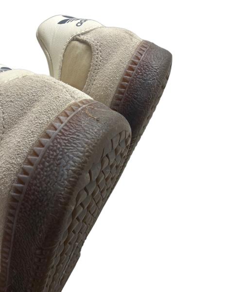 adidas（アディダス）adidas (アディダス) ローカットスニーカー ベージュ サイズ:24.5の古着・服飾アイテム