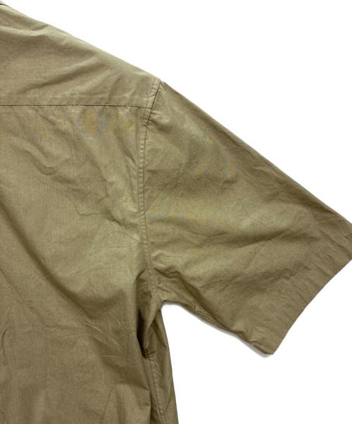 STUDIO NICHOLSON（スタジオ ニコルソン）STUDIO NICHOLSON (スタジオ ニコルソン) PAPER POPLIN SHIRTING-SHORT SLEEVE CAMP COLLAR SHIRT カーキ サイズ:Sの古着・服飾アイテム