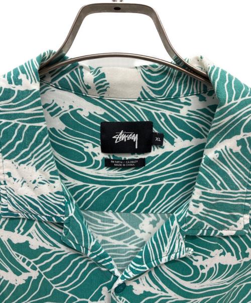 stussy（ステューシー）stussy (ステューシー) レーヨンアロハシャツ グリーン×ホワイト サイズ:XLの古着・服飾アイテム
