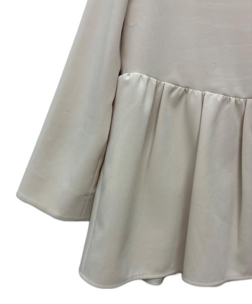 CELFORD（セルフォード）CELFORD (セルフォード) ペプラムトップス 長袖ブラウス ベージュ サイズ:38の古着・服飾アイテム