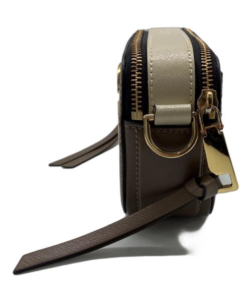 MARC JACOBS（マークジェイコブス）MARC JACOBS (マークジェイコブス) The Snapshot スナップショット ショルダーバッグ ベージュの古着・服飾アイテム