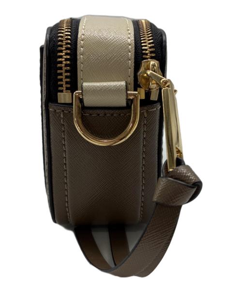 MARC JACOBS（マークジェイコブス）MARC JACOBS (マークジェイコブス) The Snapshot スナップショット ショルダーバッグ ベージュの古着・服飾アイテム