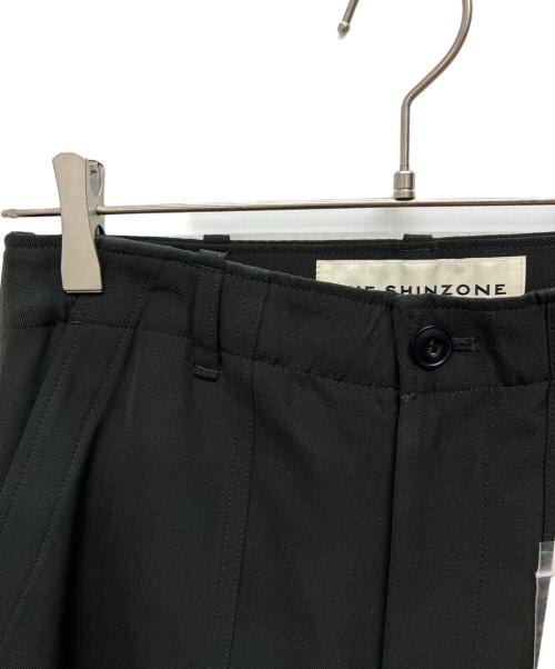 THE SHINZONE（ザ シンゾーン）THE SHINZONE (ザ シンゾーン) ウールギャバセンタープレスベイカー パンツ ダークグリーン サイズ:34の古着・服飾アイテム