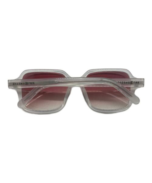 MM6 Maison Margiela（エムエムシックスメゾンマルジェラ）MM6 Maison Margiela (エムエムシックスメゾンマルジェラ) サングラス ホワイト×ピンク サイズ:56☐17の古着・服飾アイテム