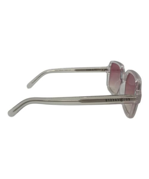 MM6 Maison Margiela（エムエムシックスメゾンマルジェラ）MM6 Maison Margiela (エムエムシックスメゾンマルジェラ) サングラス ホワイト×ピンク サイズ:56☐17の古着・服飾アイテム