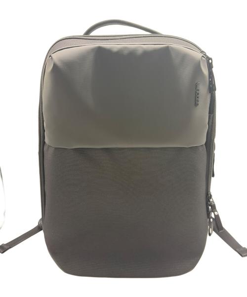 Incase（インケース）Incase (インケース) バックパック　A.R.C Daypack ブラックの古着・服飾アイテム