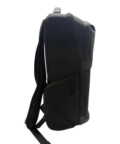 Incase（インケース）Incase (インケース) バックパック　A.R.C Daypack ブラックの古着・服飾アイテム