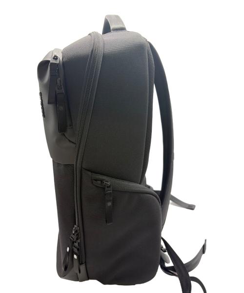 Incase（インケース）Incase (インケース) バックパック　A.R.C Daypack ブラックの古着・服飾アイテム