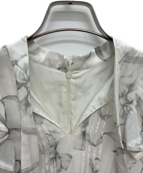 Rose Muse（ロゼミューズ）rose muse (ロゼミューズ) ribbon pattern pleated dress ホワイト サイズ:Sの古着・服飾アイテム