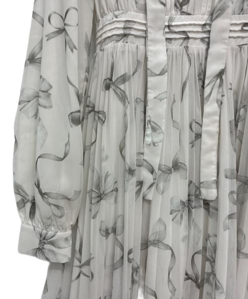 Rose Muse（ロゼミューズ）rose muse (ロゼミューズ) ribbon pattern pleated dress ホワイト サイズ:Sの古着・服飾アイテム
