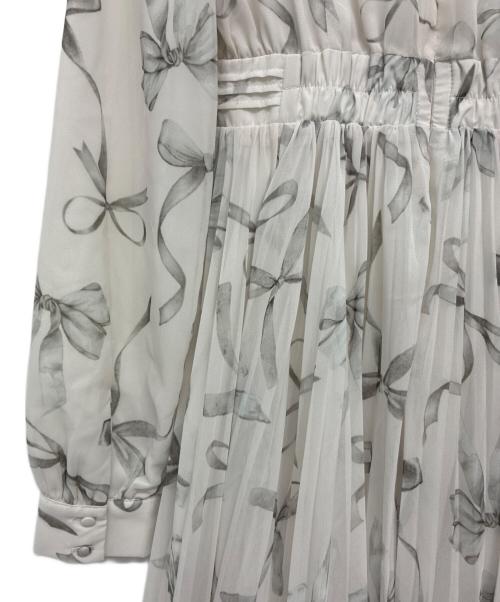 Rose Muse（ロゼミューズ）rose muse (ロゼミューズ) ribbon pattern pleated dress ホワイト サイズ:Sの古着・服飾アイテム