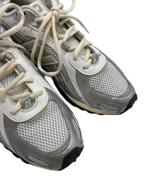 NEW BALANCE（ニューバランス）NEW BALANCE (ニューバランス) ローカットスニーカー シルバー×グリーン サイズ:26cmの古着・服飾アイテム