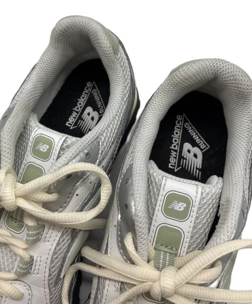 NEW BALANCE（ニューバランス）NEW BALANCE (ニューバランス) ローカットスニーカー シルバー×グリーン サイズ:26cmの古着・服飾アイテム