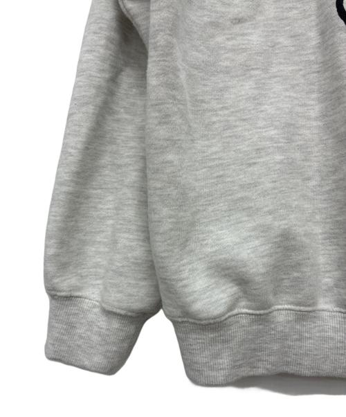 YESEYESEE（イエスアイシー）YESEYESEE (イエスアイシー) C-Logo Sweatshirt ライトグレー サイズ:Mの古着・服飾アイテム